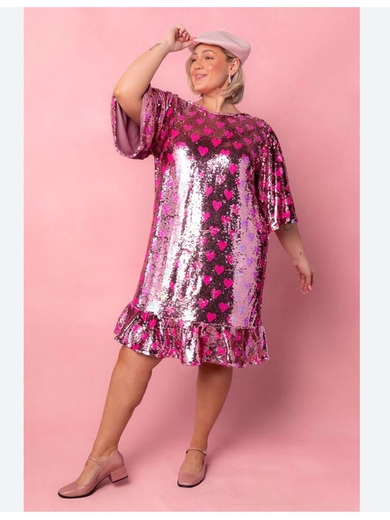 Ivy City Co Dresses & Skirts - Ivy City Co Evelyn Dress features With all-over Pink Sequin Heart Pattern Size X